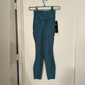 Lululemon Base Pace HR Tight 25” Two-Toned Ribbed